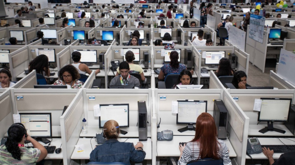 Empresa de call center anuncia 300+ vagas em Campina Grande para operadores de telemarketing