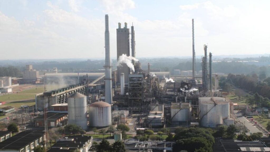 Operada pela Petrobras, a FAFEN-PR tinha como principal atividade a produção de fertilizantes nitrogenados.