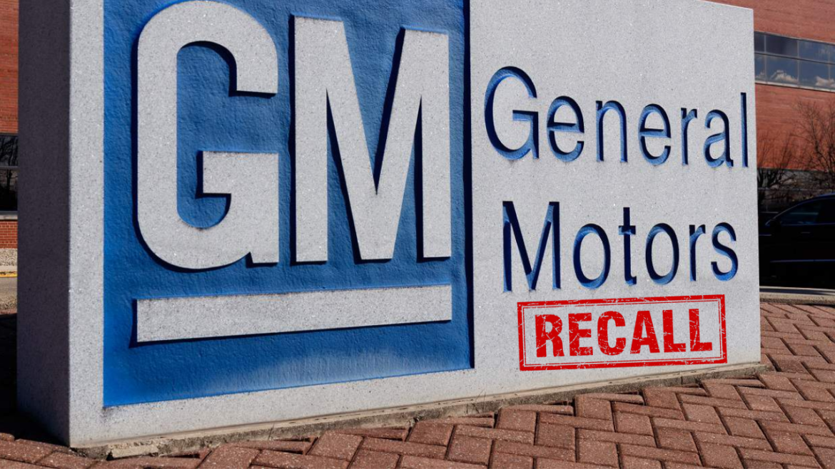 GM e Kia anunciam recall por problemas nos porta-malas e no eixo de transmissão. Os defeitos podem causar acidentes e colocar em risco a segurança dos motoristas.