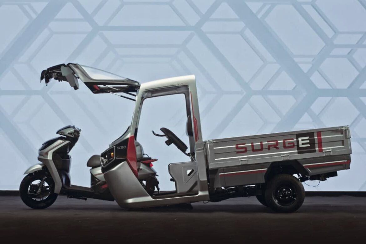 A empresa indiana Surge está revolucionando o mercado de veículos elétricos com a scooter elétrica "Transformer" S32.