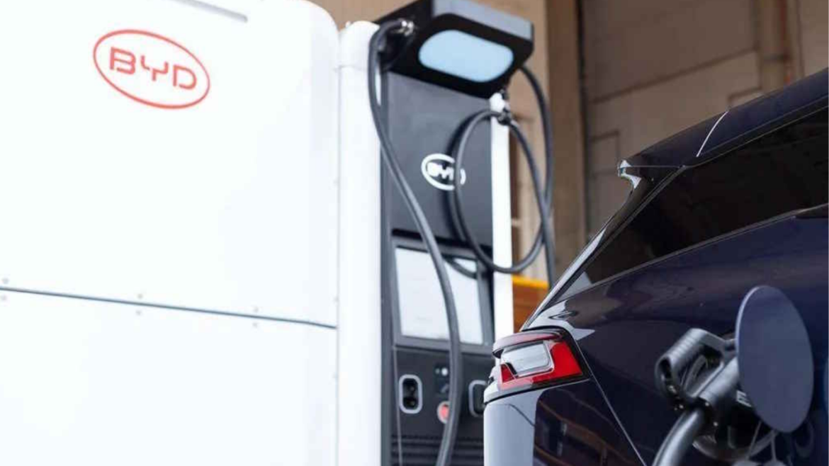 BYD e Raízen estão planejando 600 eletropostos de carros elétricos para o mercado nacional nos próximos meses.