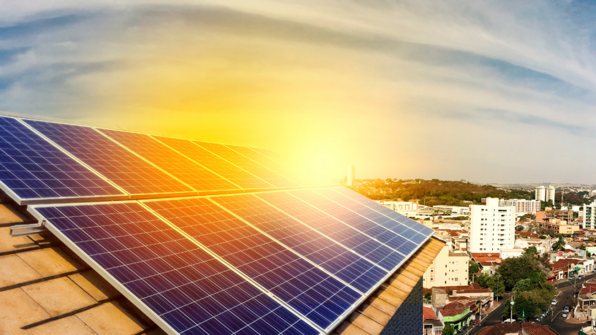 Energia solar em alta: cresce interesse por instalações residenciais, mas cuidados com instalação e produção são essenciais.