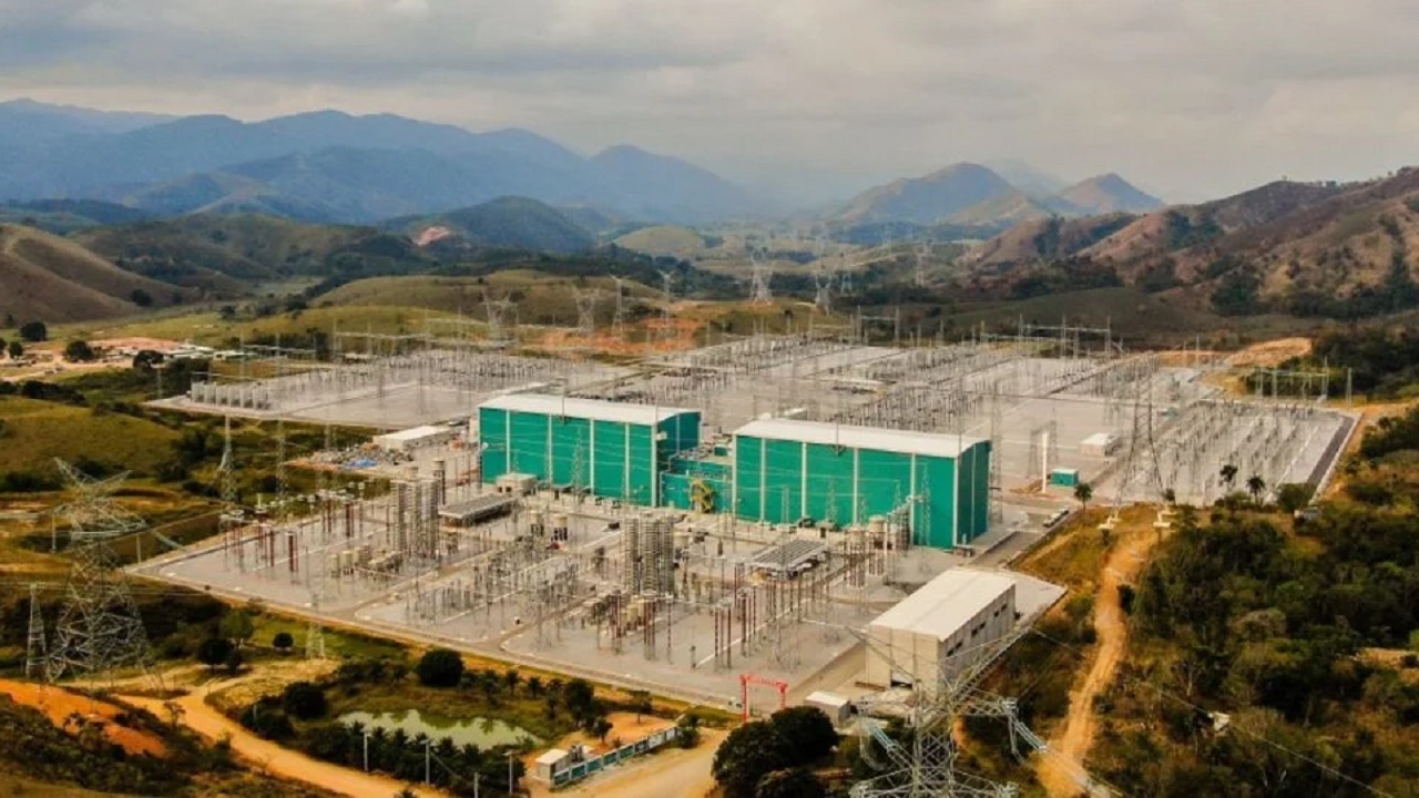 Gigante State Grid investe R$ 200 bilhões para construir milhares de km de linhas de transmissão no Brasil!