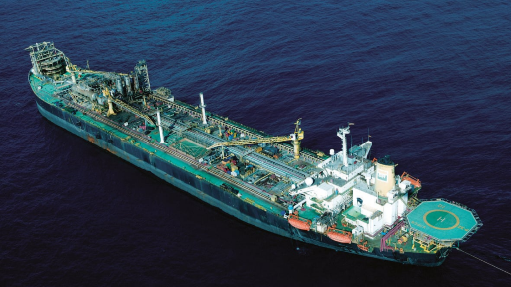 Petrobras lidera esforços para explorar novas reservas de petróleo na Margem Equatorial, visando autossuficiência energética.