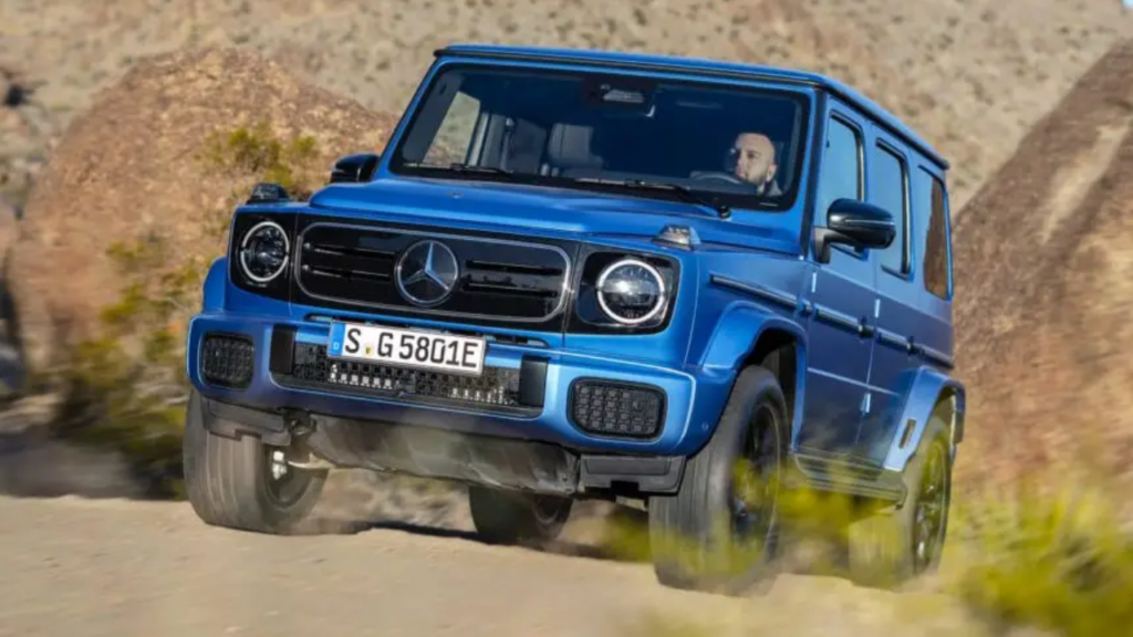 Mercedes-Benz apresenta o G580 EQ, seu primeiro modelo elétrico off-road, prometendo desempenho e capacidade excepcionais.