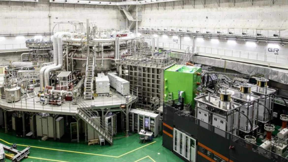 Reator de fusão nuclear KSTAR quebra recorde ao atingir 100 milhões de graus Celsius por 48 segundos, avançando na energia limpa na Coreia do Sul.