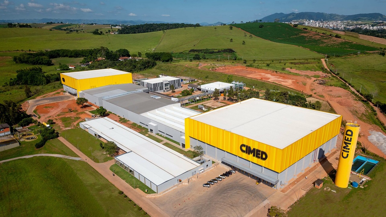 Chefe Da CIMED Anuncia Investimento Para Construção De Nova Fábrica Em ...