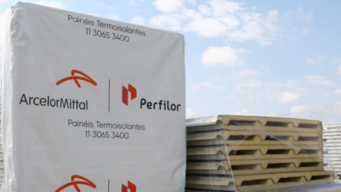 Com as obras em andamento, a previsão é que a nova fábrica da ArcelorMittal e Tekno entre em operação no 1º trimestre de 2025.