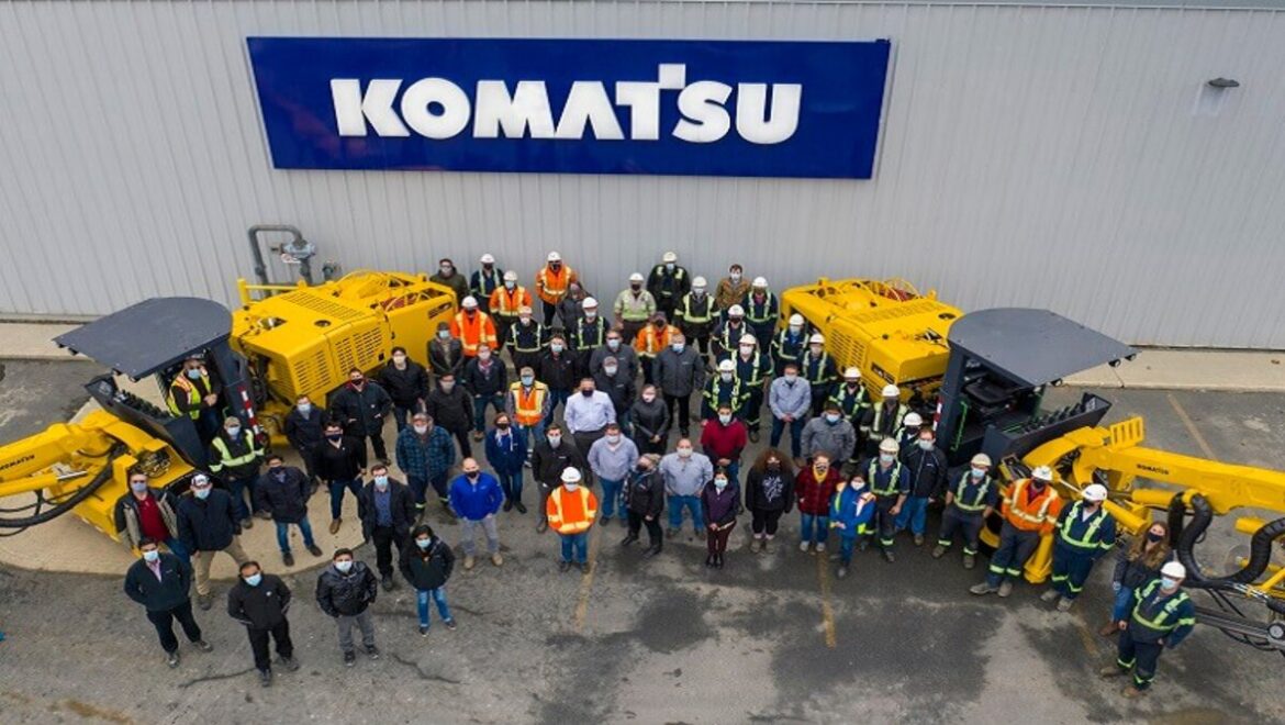 A Komatsu Brasil oferece um ambiente de trabalho dinâmico e oportunidades de crescimento profissional na empresa.