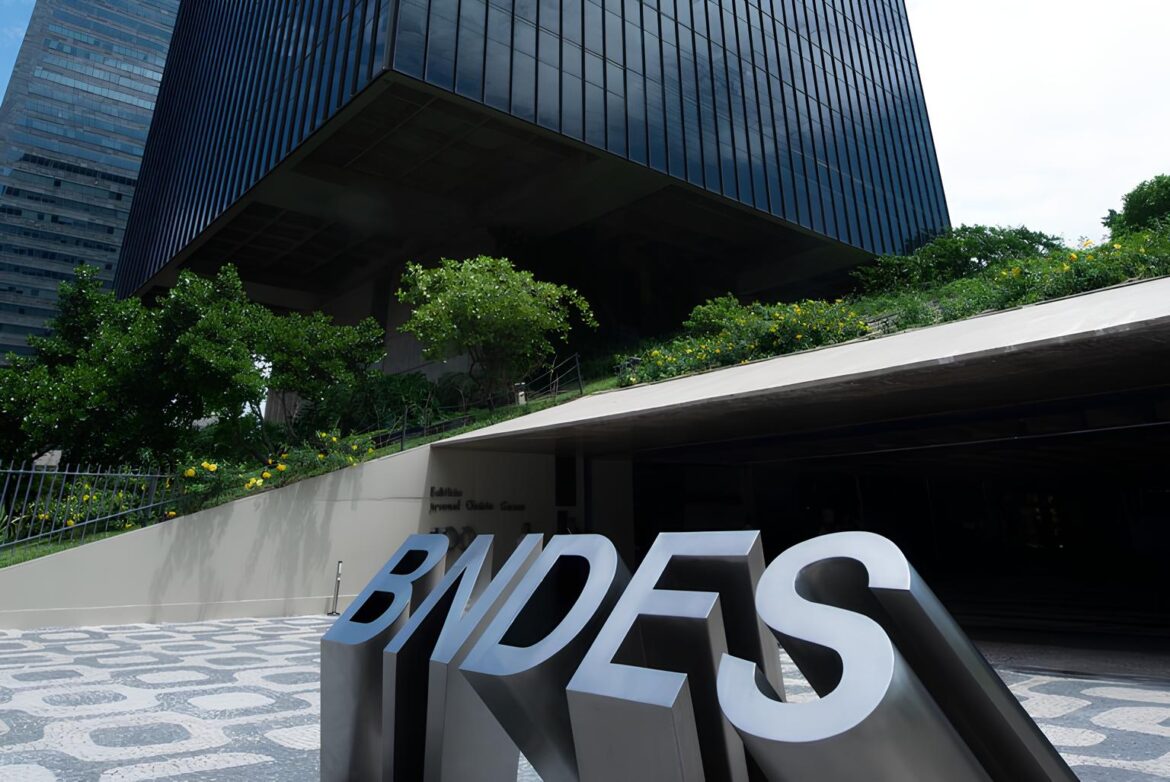 Concurso público do BNDES divulga edital com 150 vagas + salários de R 20,9 mil, confira os requisitos!