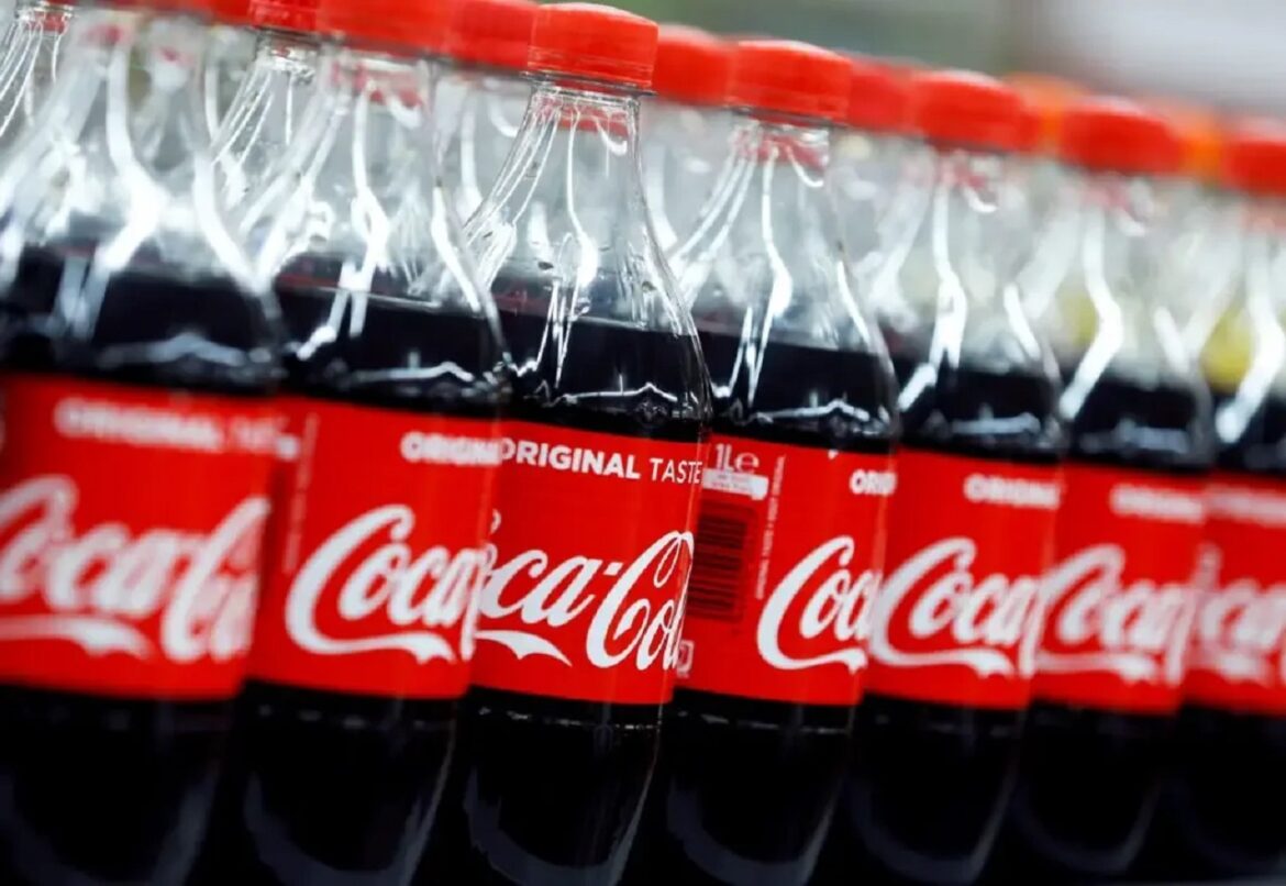 Coca-Cola está contratando mais de 200 pessoas para preencher vagas home office com salários atrativos de até US$ 7.000