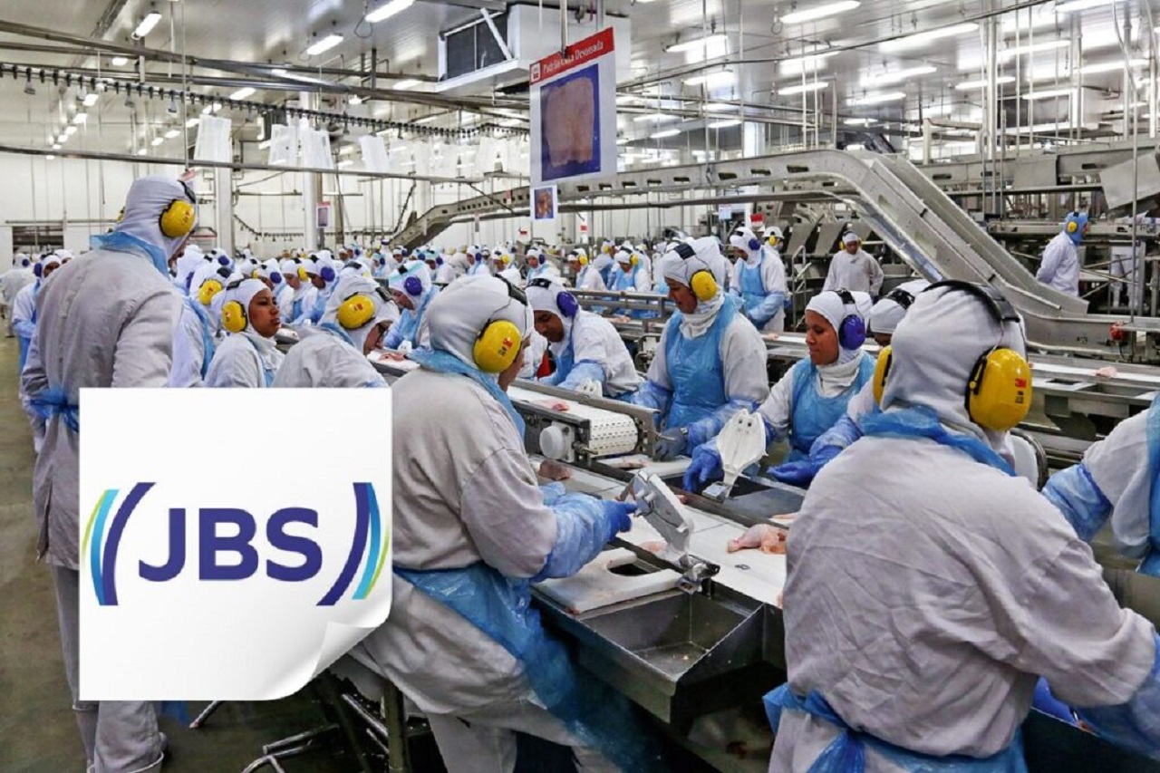 JBS oferece mais de 600 vagas de emprego para pessoas com ensino médio, técnico e superior com salários que ultrapassam R$ 4 mil!