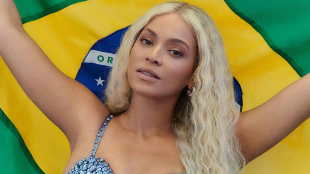 Beyoncé, através da ONG BeyGOOD, está oferecendo 15 bolsas de estudo de 2 mil dólares para estudantes da UNEB em situação de vulnerabilidade.