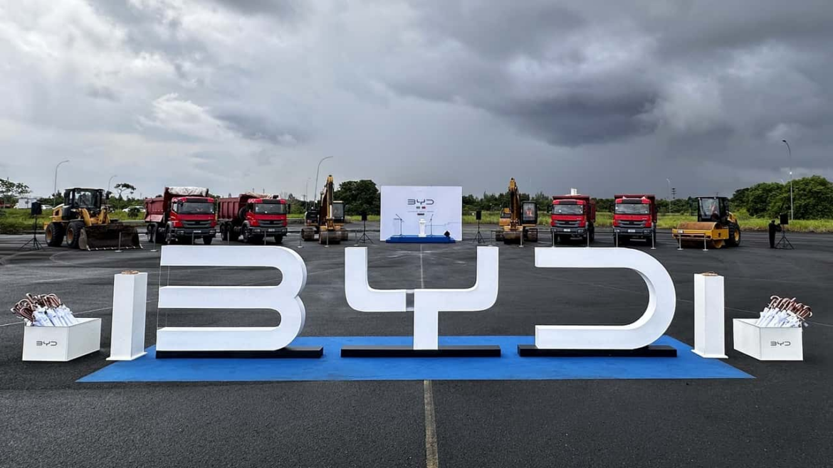 BYD amplia investimentos no Brasil: nova fase de R$ 1 bilhão em Camaçari visa aumentar produção de veículos elétricos e híbridos