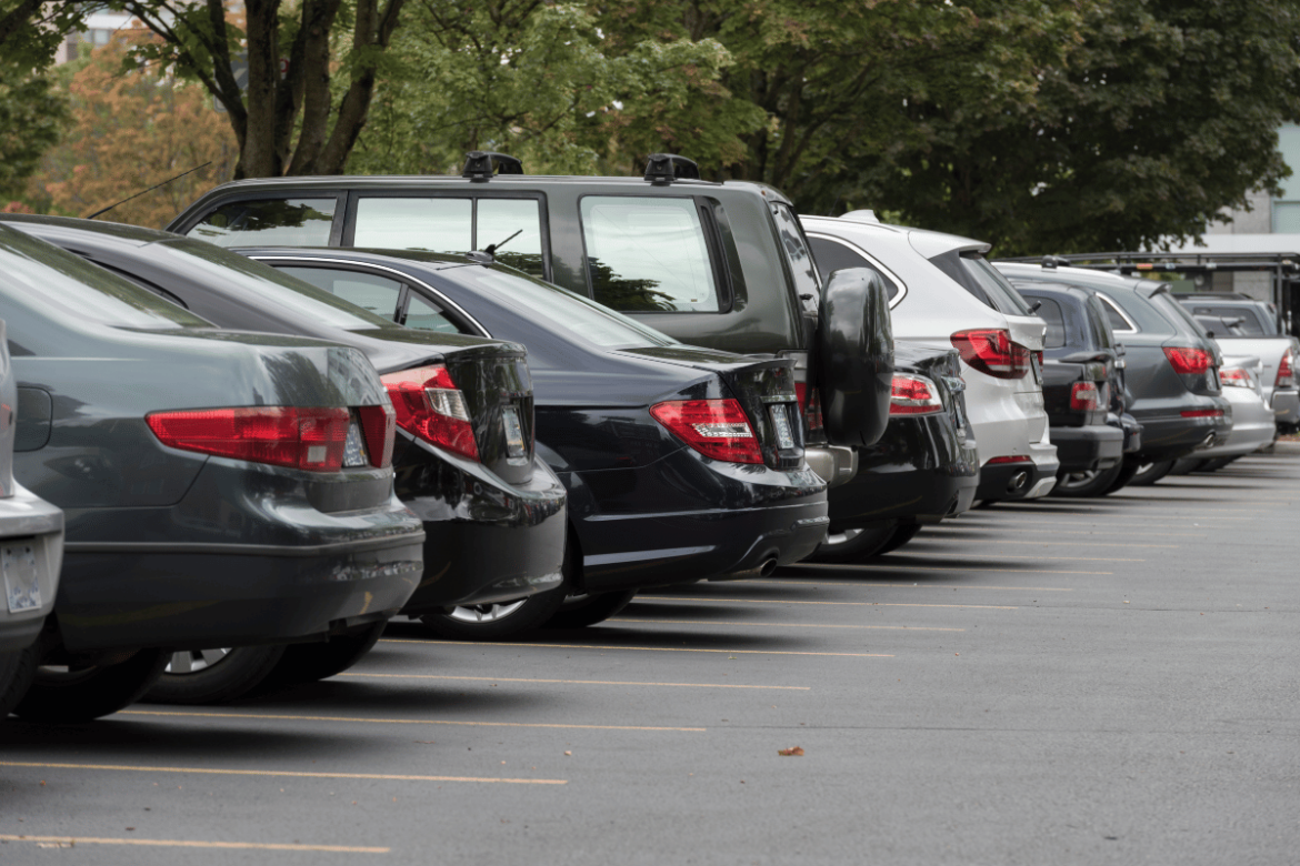 O mercado brasileiro de carros usados ultrapassou 10 milhões de unidades vendidas em 2024, impulsionado por preços elevados dos novos.