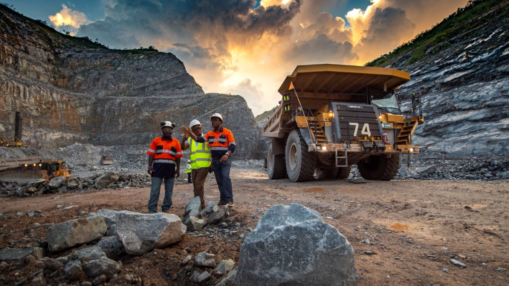 AngloGold Ashanti recruta profissionais de nível técnico e superior para preencher vagas de emprego no setor de mineração