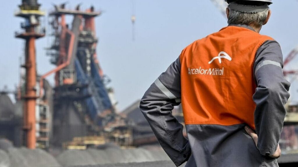 ArcelorMittal busca auxiliares, mecânicos, operadores e outros profissionais para preencher vagas de emprego