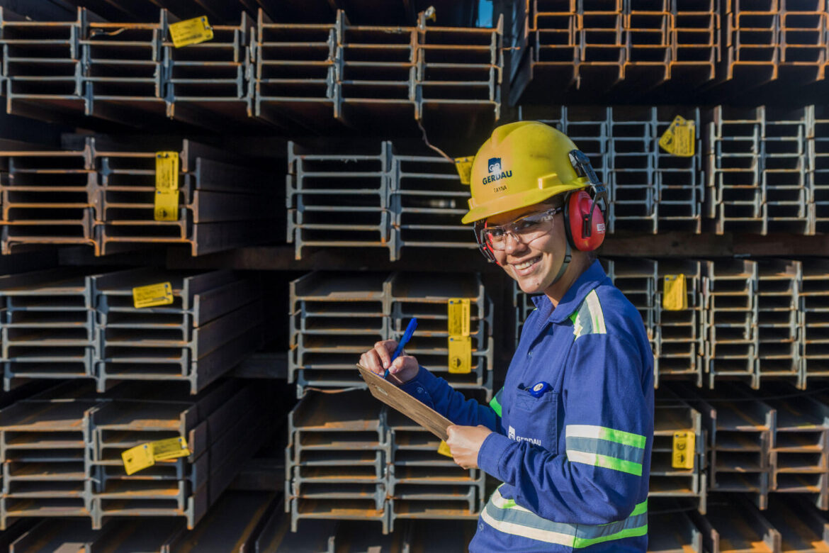 Gerdau abre mais de 100 vagas de emprego em suas unidades e busca profissionais com e sem experiência